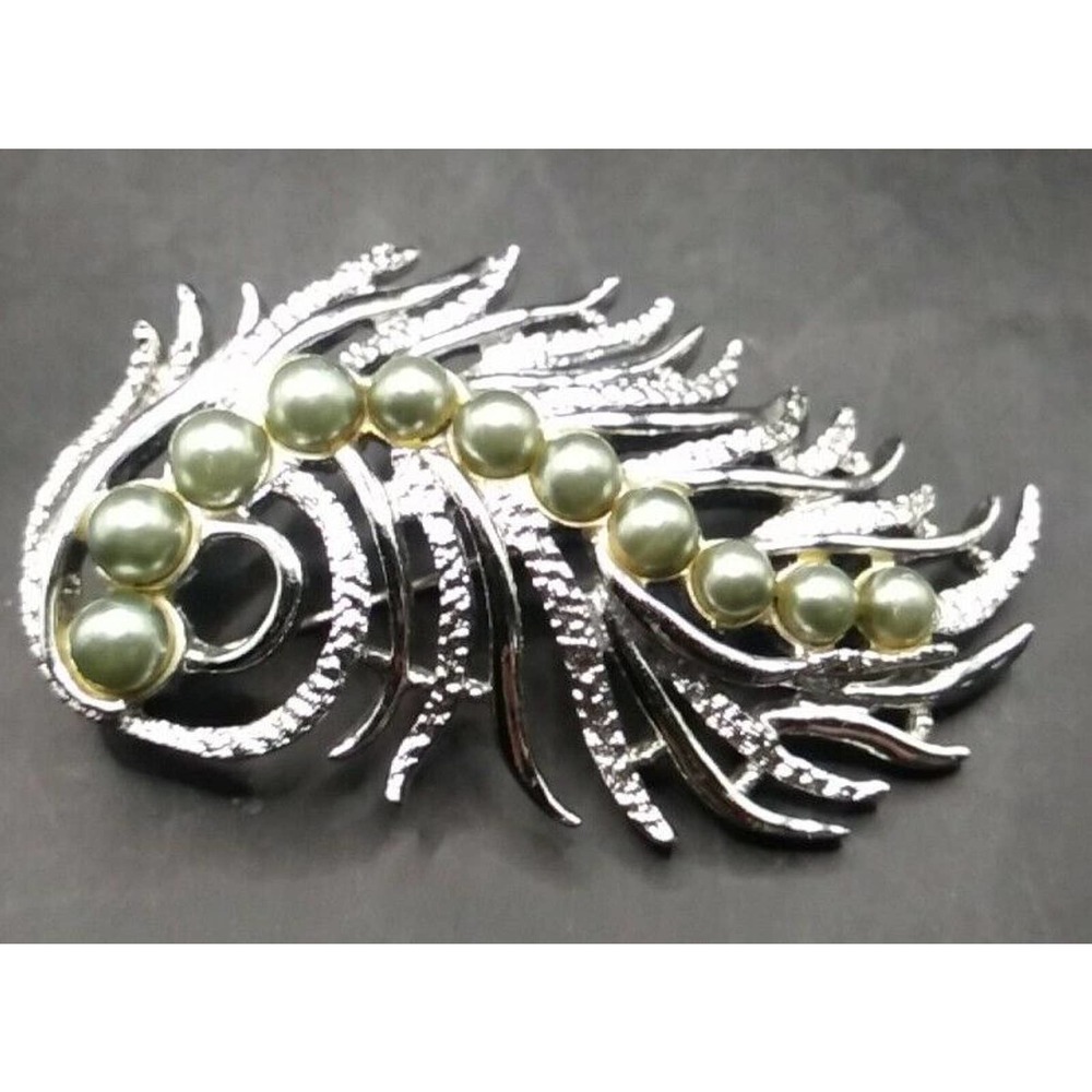 Vintage Jewelry SARAH COVENTRY Feather Pin Brooh Green Olive Faux Pearls